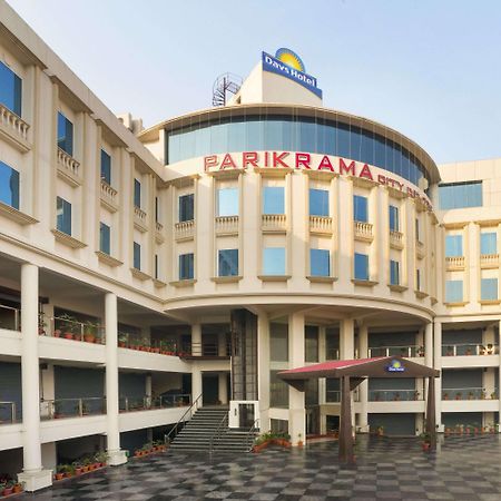 Days Hotel By Wyndham, Jalandhar Esterno foto