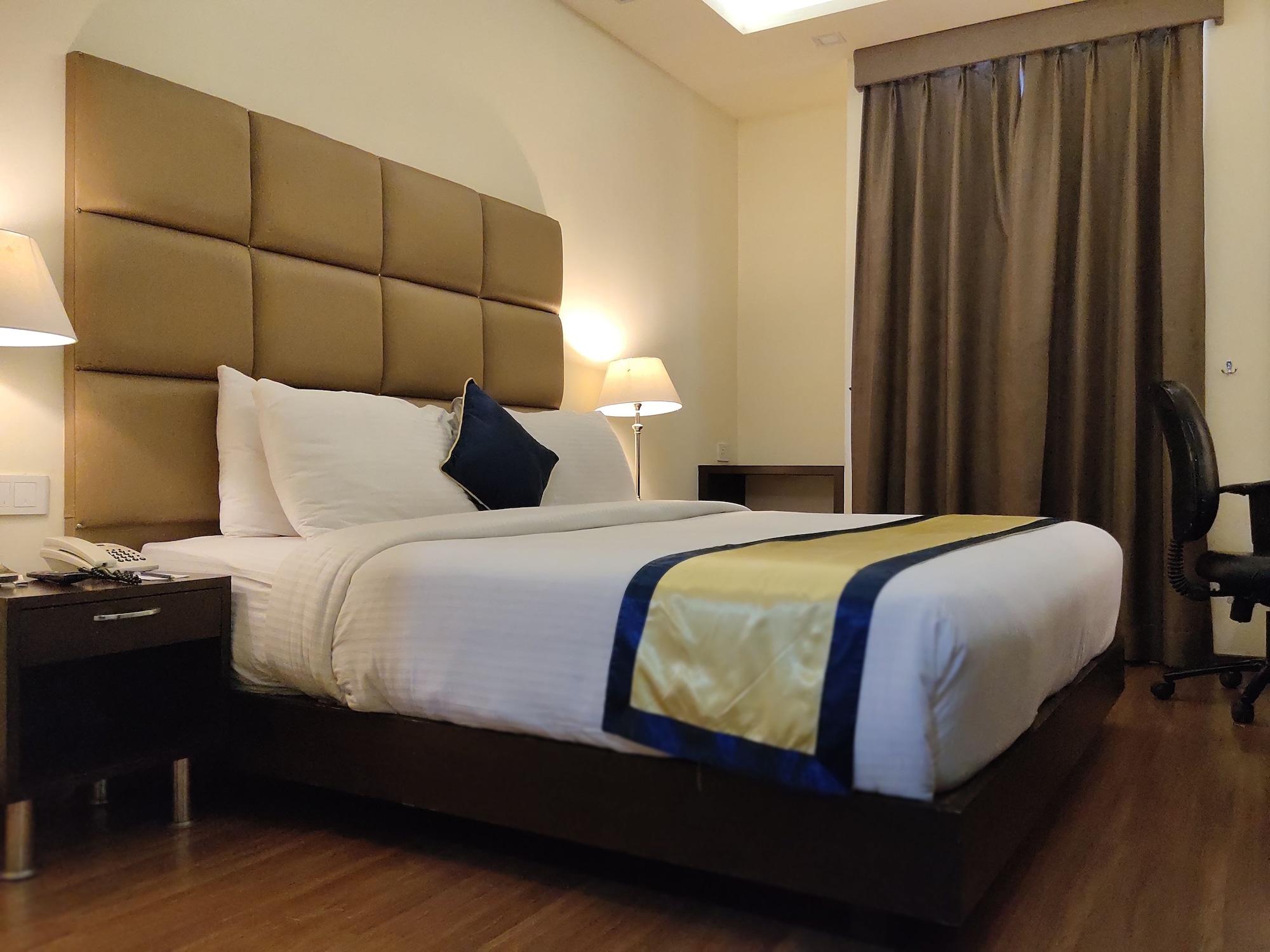 Days Hotel By Wyndham, Jalandhar Esterno foto