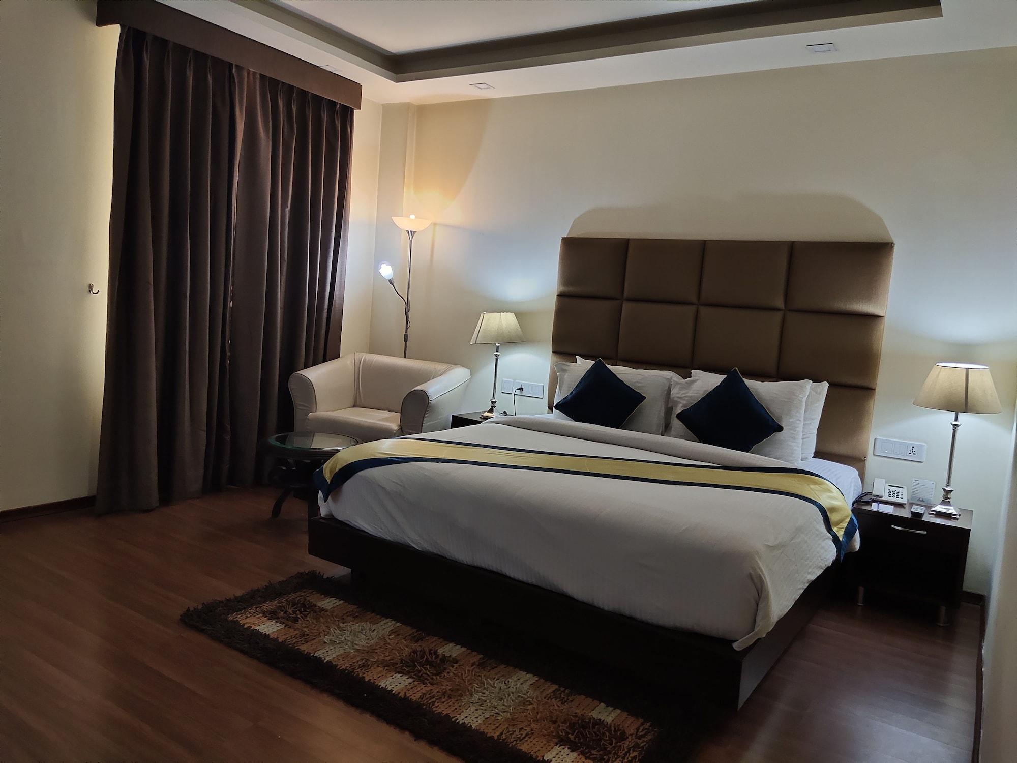 Days Hotel By Wyndham, Jalandhar Esterno foto