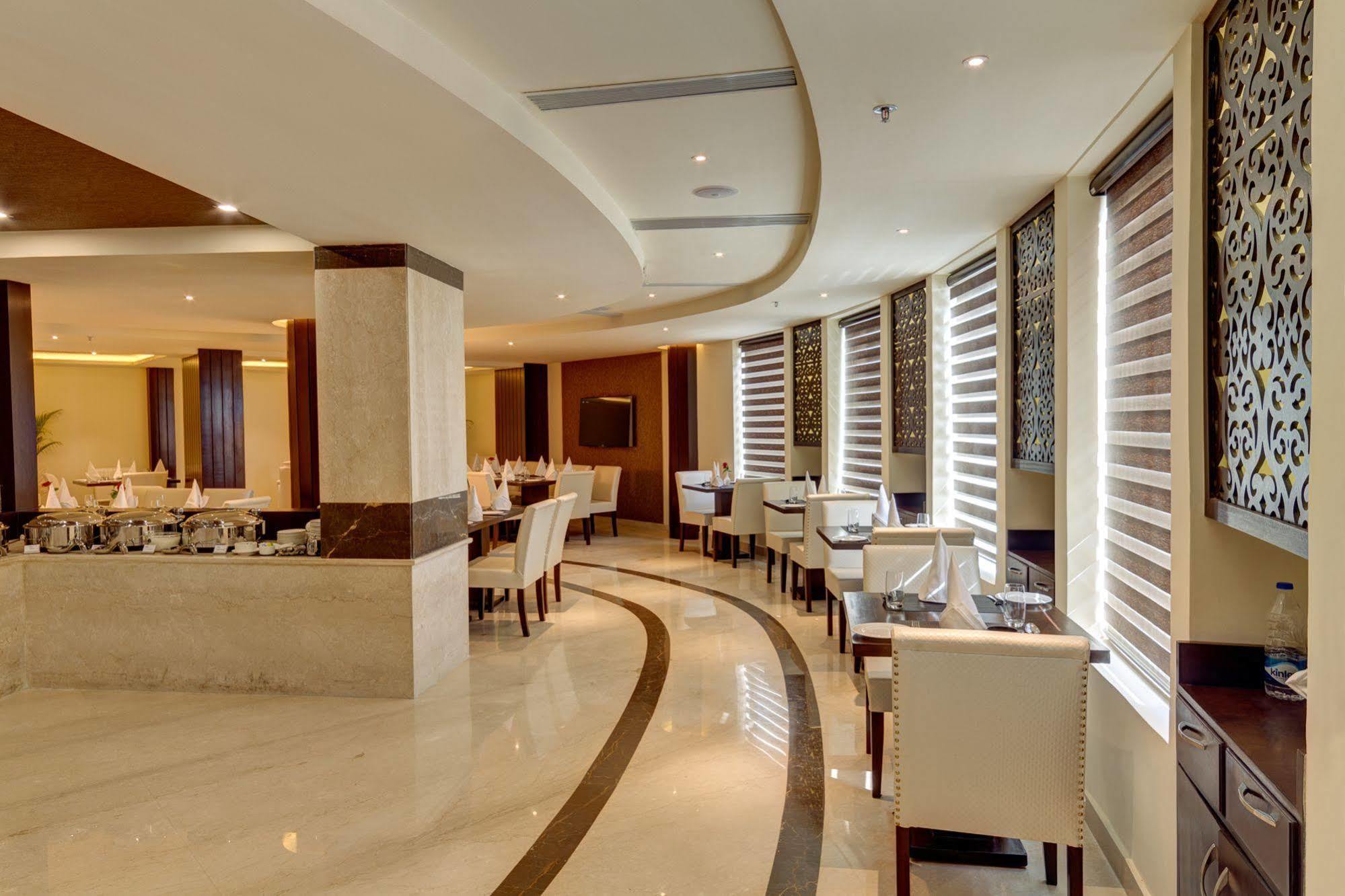Days Hotel By Wyndham, Jalandhar Esterno foto