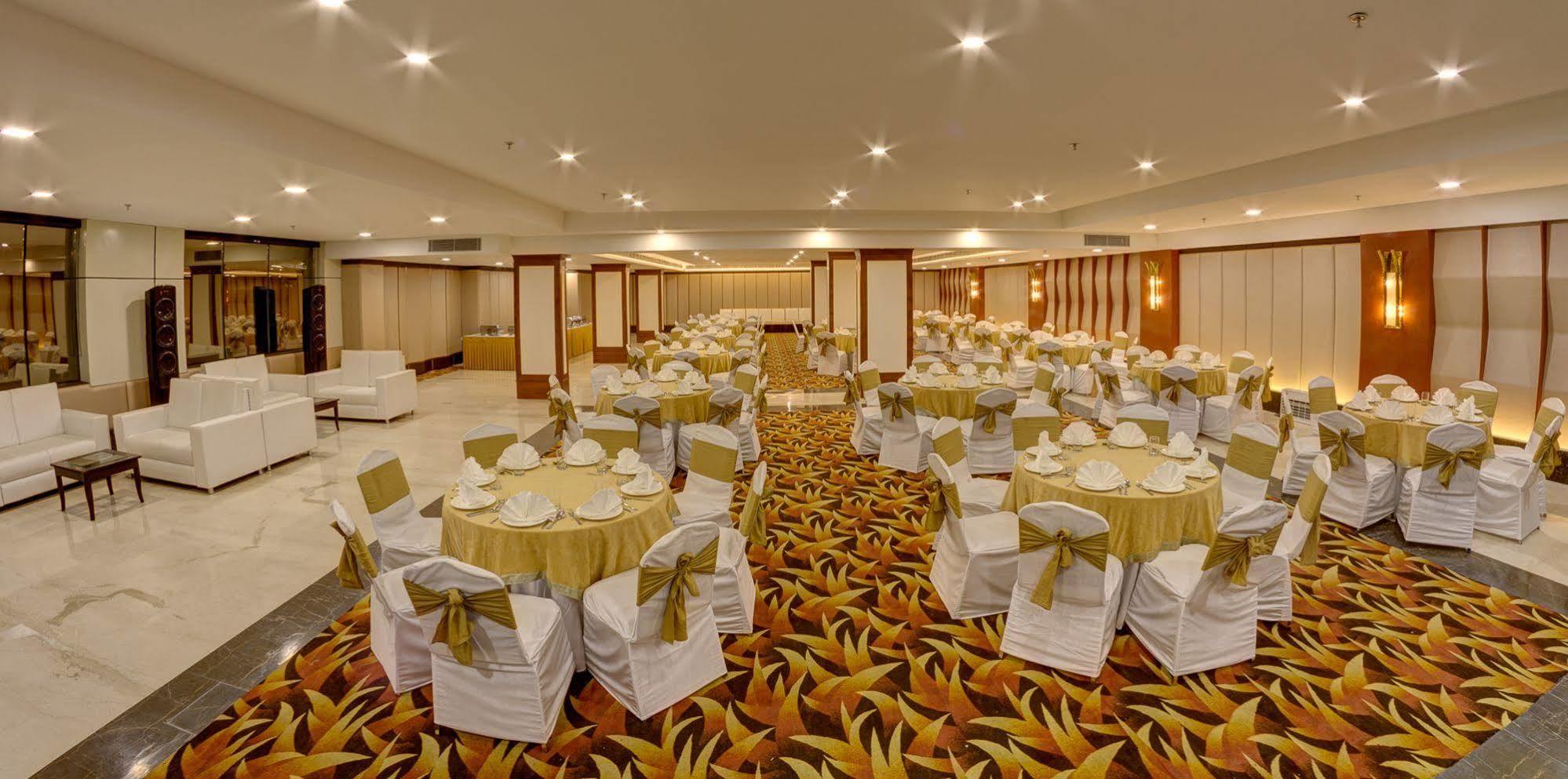 Days Hotel By Wyndham, Jalandhar Esterno foto