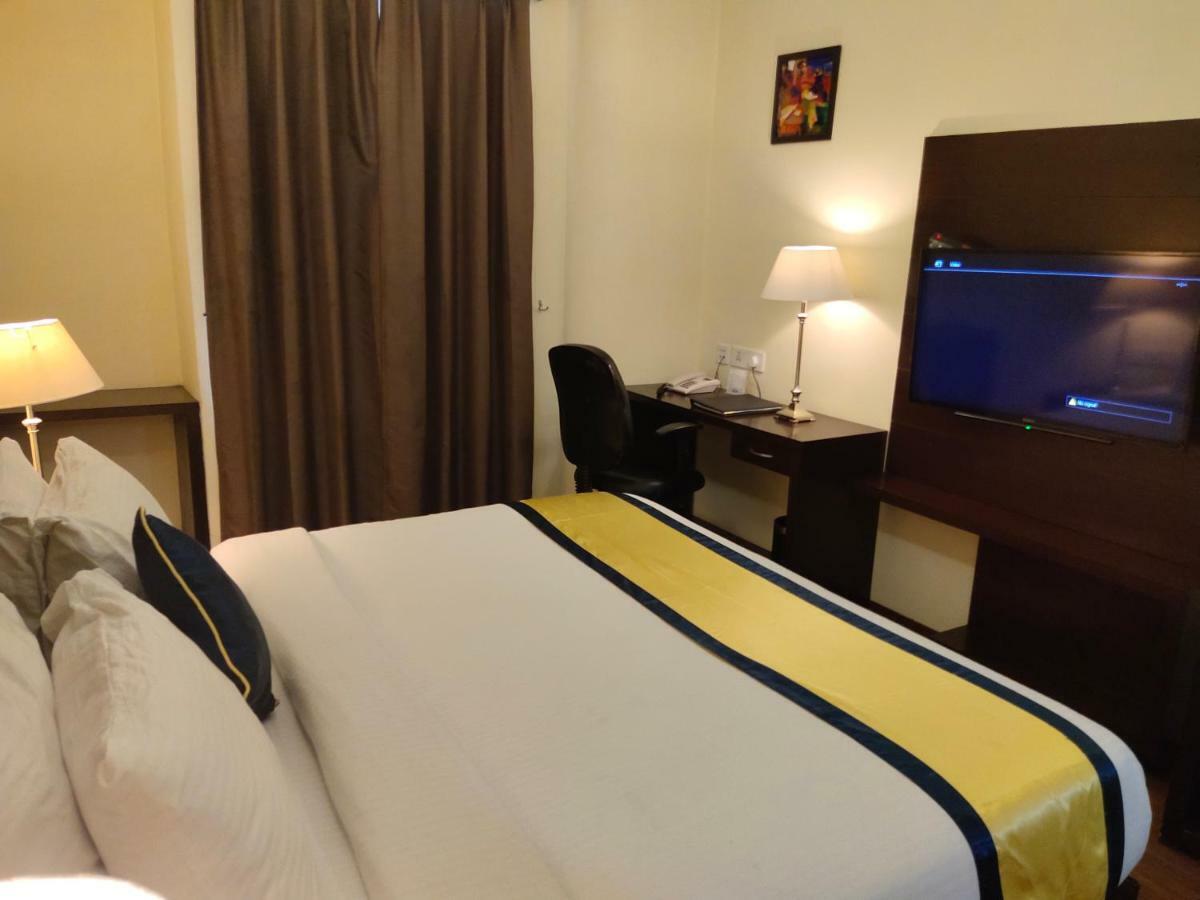 Days Hotel By Wyndham, Jalandhar Esterno foto